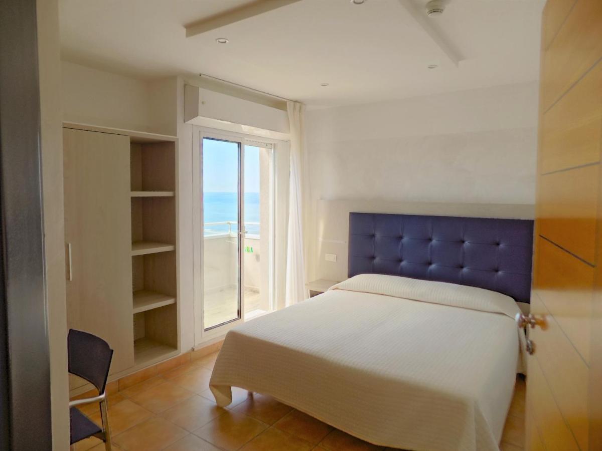 Hotel Diplomatic 리치오네 외부 사진