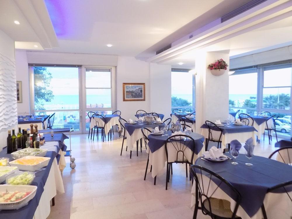 Hotel Diplomatic 리치오네 외부 사진