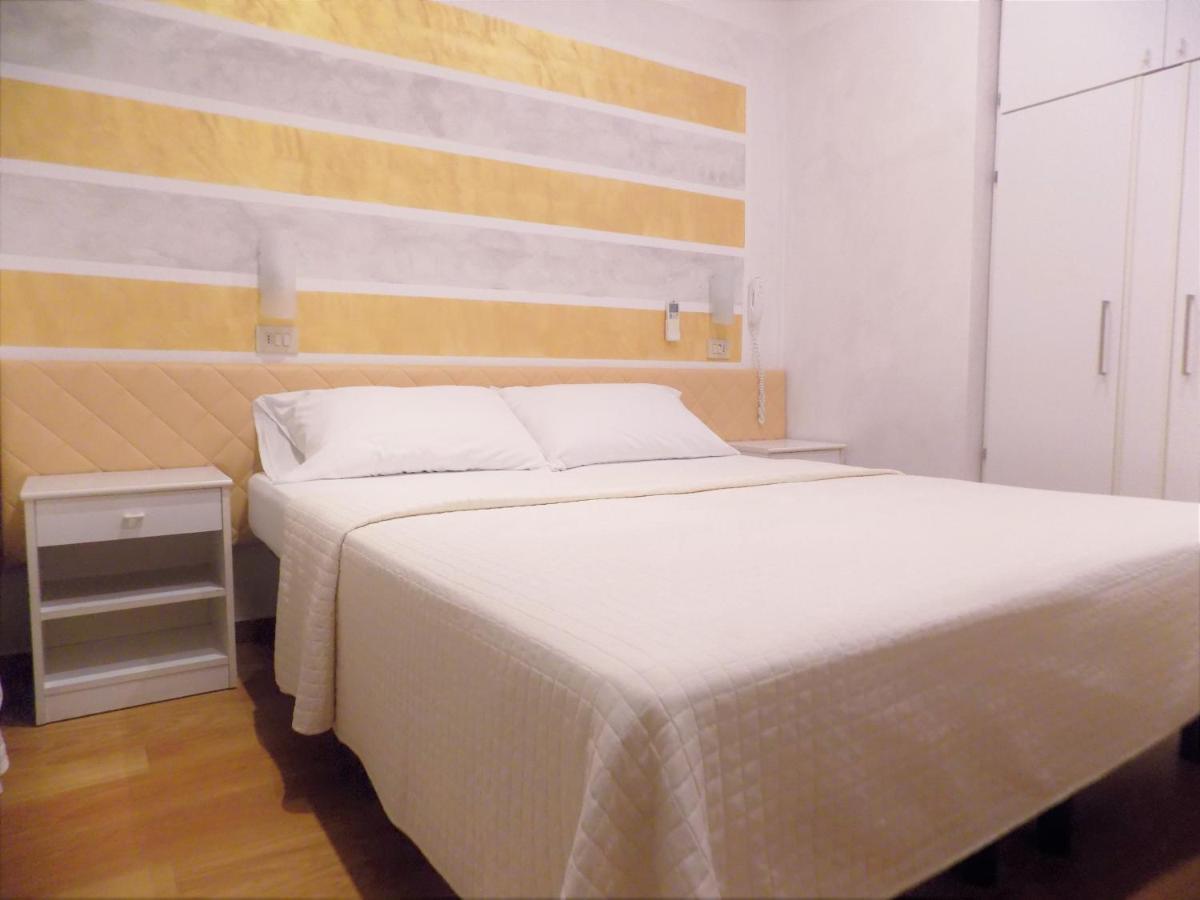 Hotel Diplomatic 리치오네 외부 사진