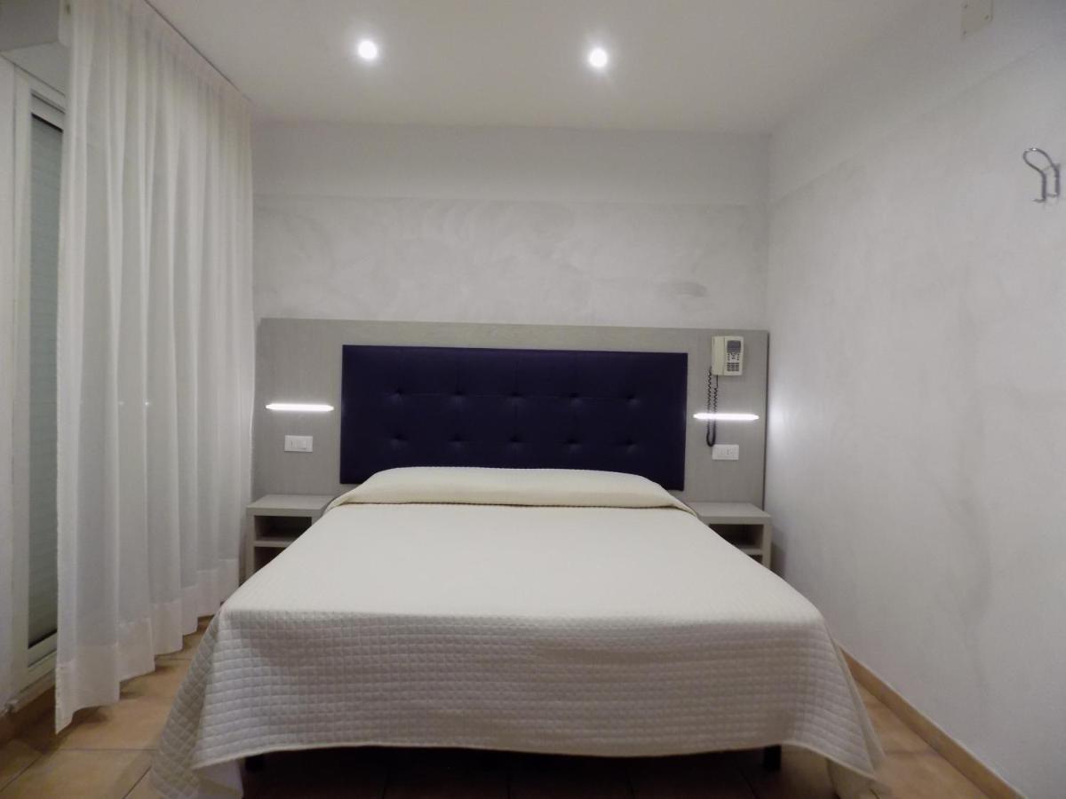 Hotel Diplomatic 리치오네 외부 사진
