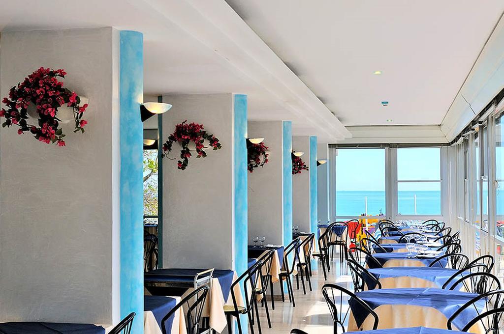 Hotel Diplomatic 리치오네 외부 사진