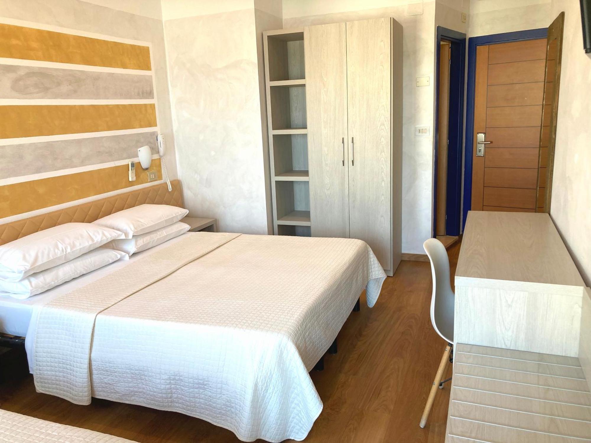 Hotel Diplomatic 리치오네 외부 사진