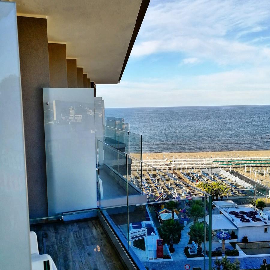 Hotel Diplomatic 리치오네 외부 사진